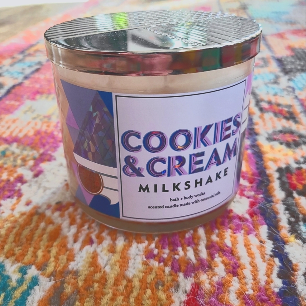 Cookies & cream milkshake candle